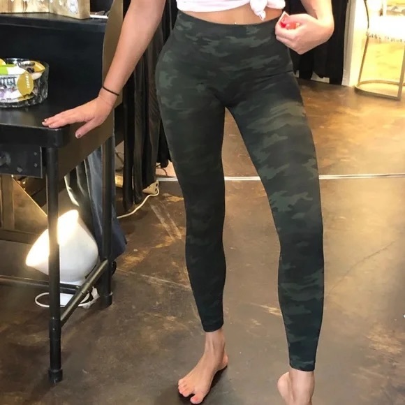 NWT Spanx look at me now leggings green camo - Picture 2 of 5